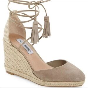 Steve Madden Bestow Camel Suede Lace-Up Wedges‎